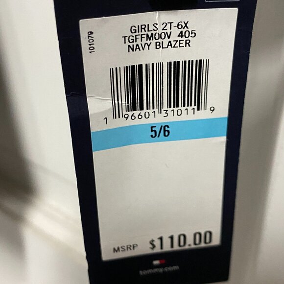 NWT! Tommy Hilfiger Girls Hooded Puffer Jacket  Size 5/6 - Picture 4 of 5